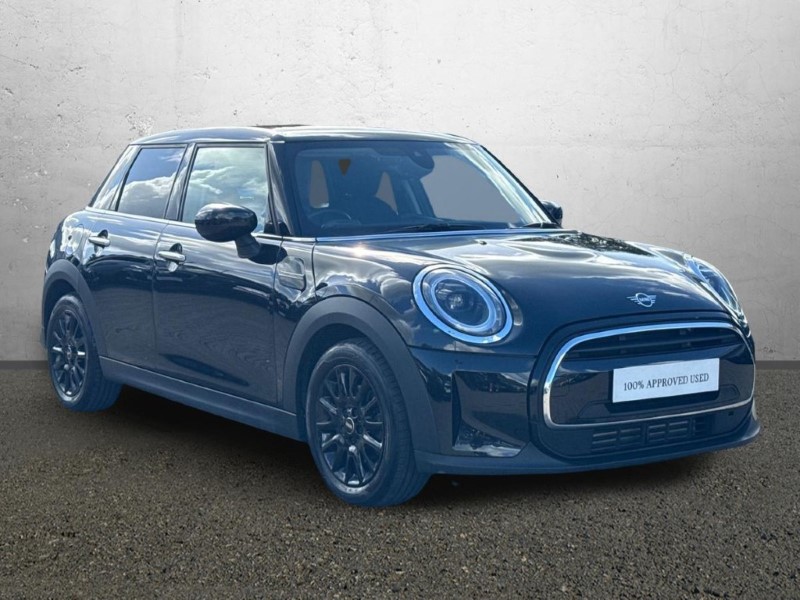 2024 (24) MINI HATCHBACK 1.5 Cooper Classic Premium 5dr Auto