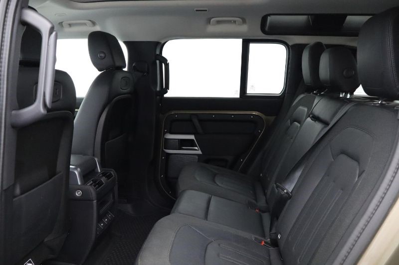 2020 (20) LAND ROVER DEFENDER 2.0 D240 First Edition 110 5dr Auto 3445225