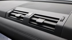 2020 (20) LAND ROVER DEFENDER 2.0 D240 First Edition 110 5dr Auto 3445246