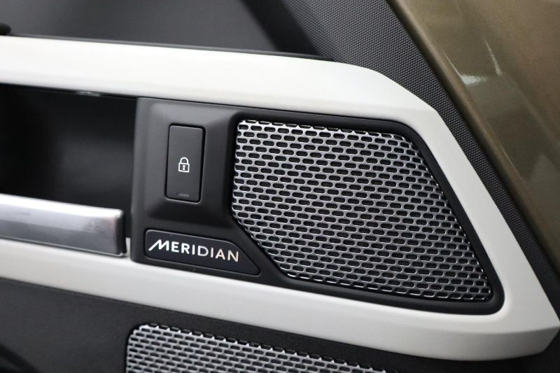 2020 (20) LAND ROVER DEFENDER 2.0 D240 First Edition 110 5dr Auto 3445230