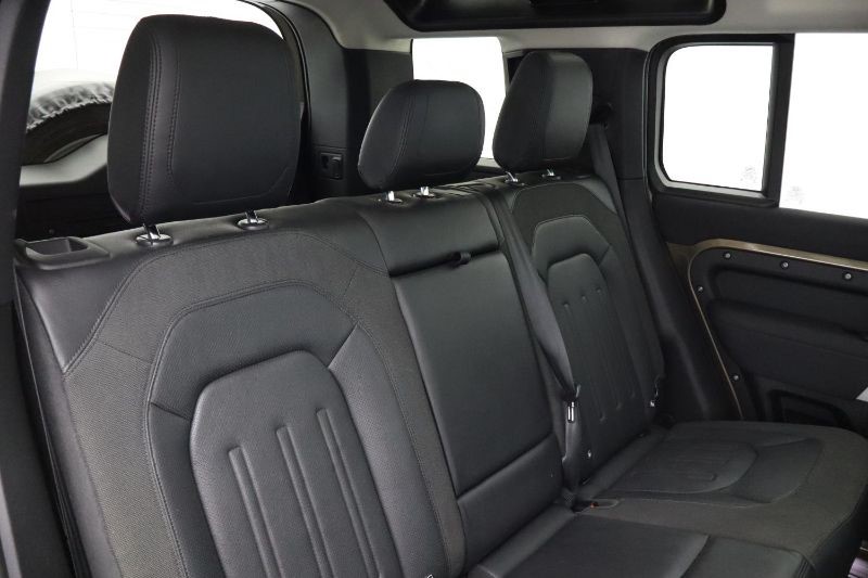 2020 (20) LAND ROVER DEFENDER 2.0 D240 First Edition 110 5dr Auto 3445248