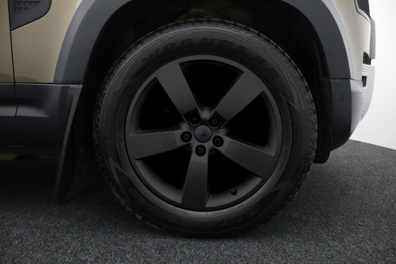 2020 (20) LAND ROVER DEFENDER 2.0 D240 First Edition 110 5dr Auto 3446596