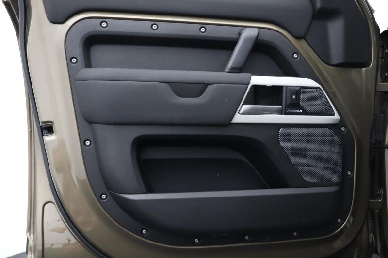 2020 (20) LAND ROVER DEFENDER 2.0 D240 First Edition 110 5dr Auto 3445229