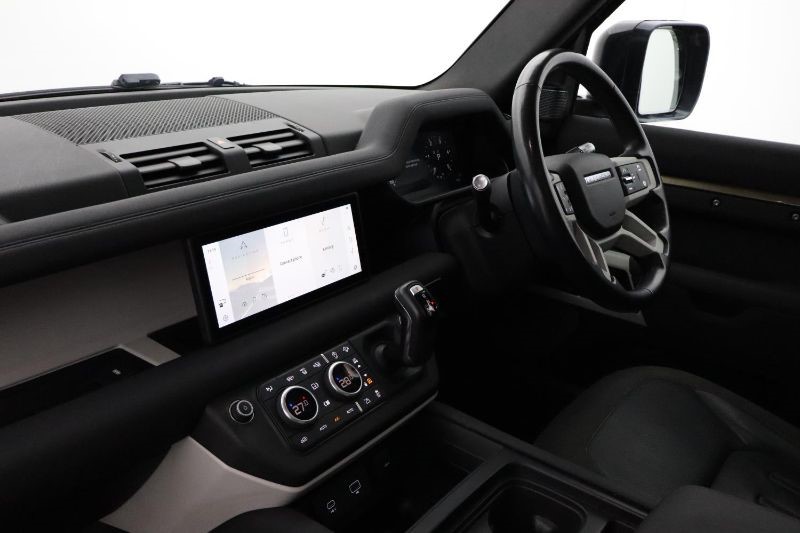 2020 (20) LAND ROVER DEFENDER 2.0 D240 First Edition 110 5dr Auto 3445250