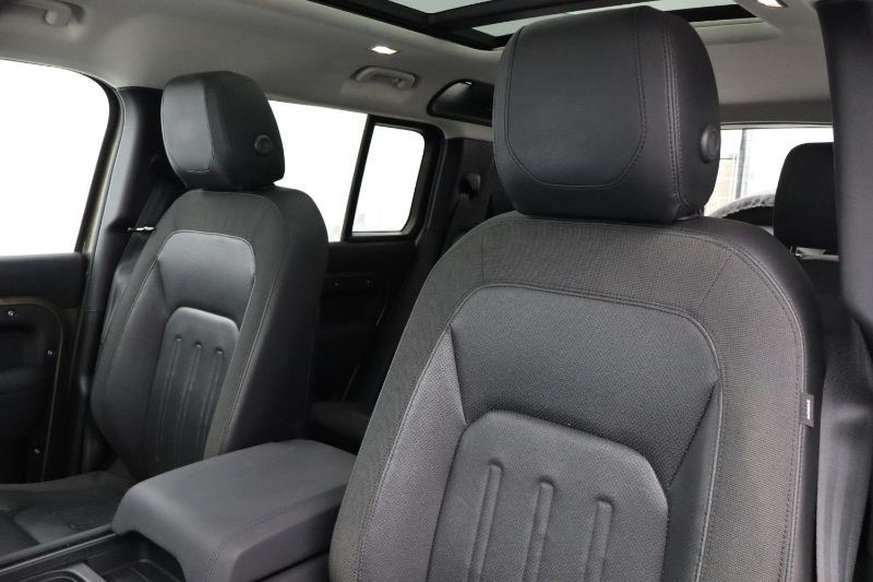 2020 (20) LAND ROVER DEFENDER 2.0 D240 First Edition 110 5dr Auto 3445249