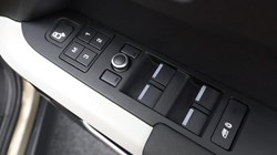 2020 (20) LAND ROVER DEFENDER 2.0 D240 First Edition 110 5dr Auto 3445231