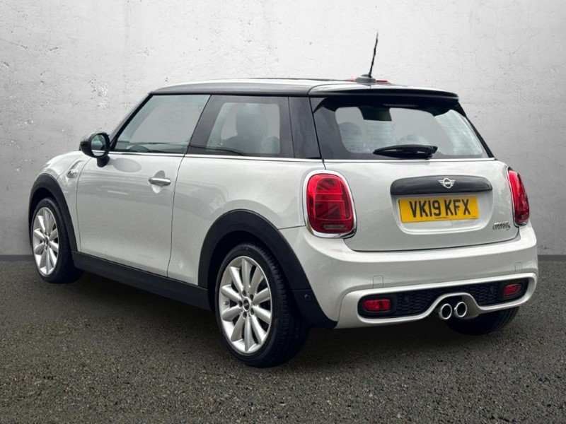 2019 (19) MINI HATCHBACK 2.0 Cooper S Classic II 3dr Auto