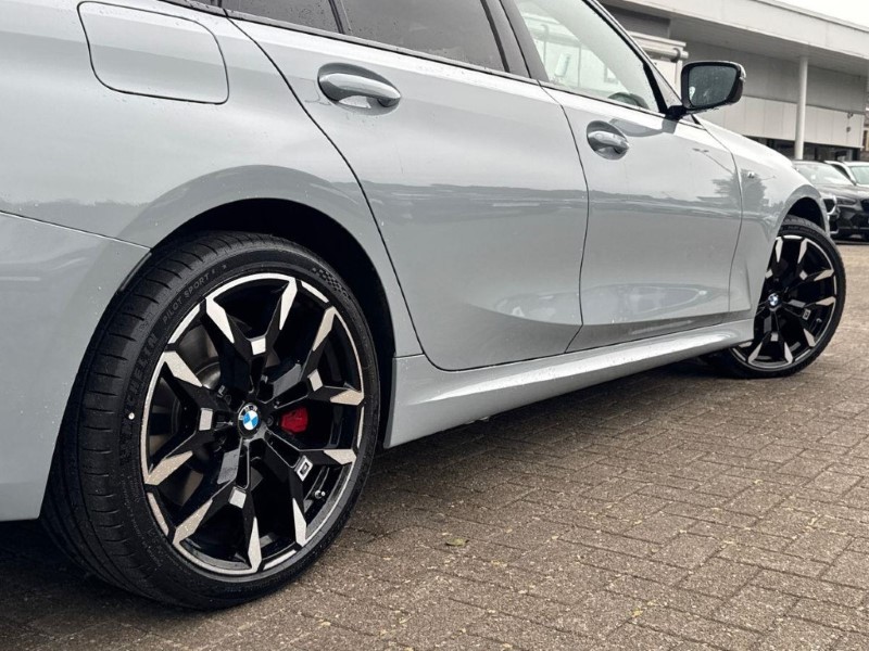 2025 (25) BMW 3 SERIES 330e 22.3 kWh M Sport 5dr Step Auto 5872522