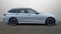 2025 (25) BMW 3 SERIES 330e 22.3 kWh M Sport 5dr Step Auto 5872477