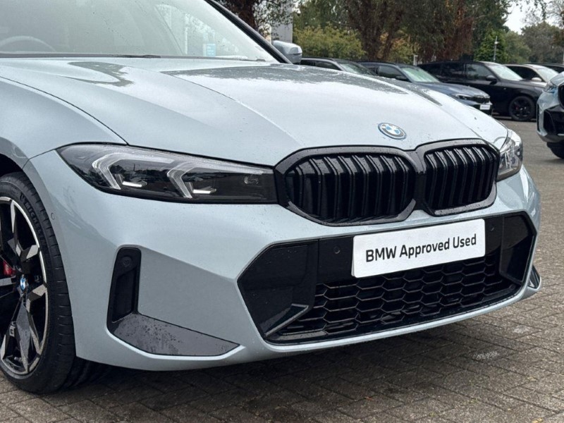 2025 (25) BMW 3 SERIES 330e 22.3 kWh M Sport 5dr Step Auto 5872516