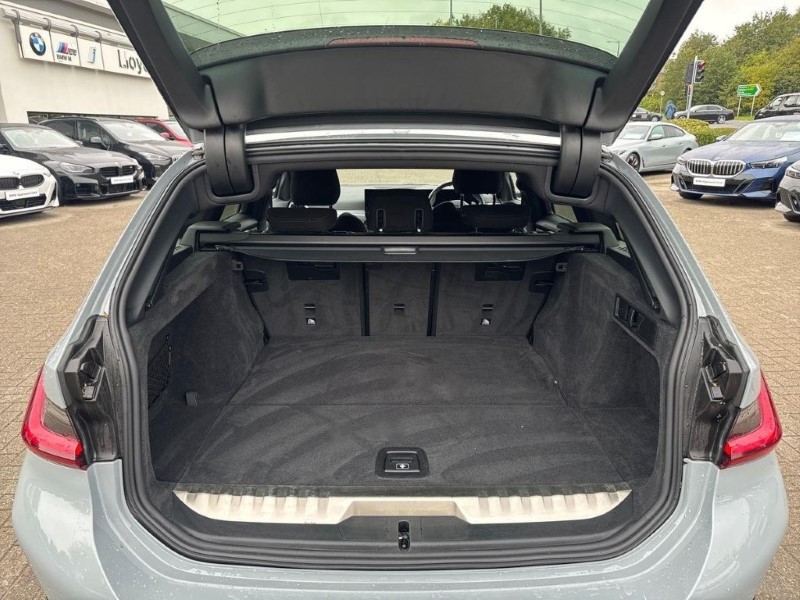2025 (25) BMW 3 SERIES 330e 22.3 kWh M Sport 5dr Step Auto 5872487