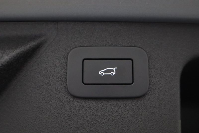 2023 (23) LAND ROVER DISCOVERY SPORT 2.0 D200 R-Dynamic HSE 5dr Auto 3446944