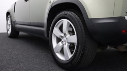 2021 (21) LAND ROVER DEFENDER 3.0 D300 HSE 110 5dr Auto 3467761