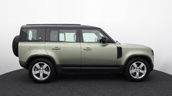 2021 (21) LAND ROVER DEFENDER 3.0 D300 HSE 110 5dr Auto 3467729