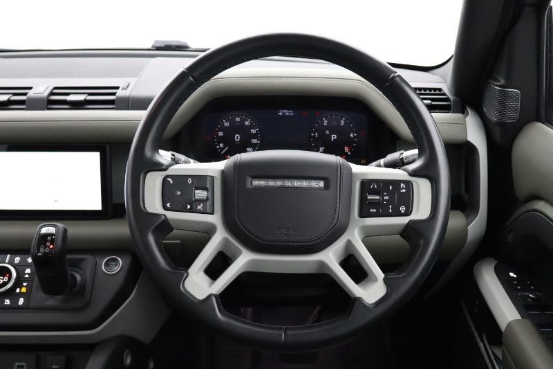 2021 (21) LAND ROVER DEFENDER 3.0 D300 HSE 110 5dr Auto 3467768