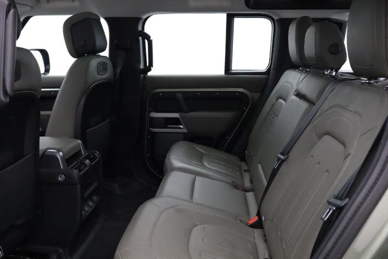 2021 (21) LAND ROVER DEFENDER 3.0 D300 HSE 110 5dr Auto 3467735