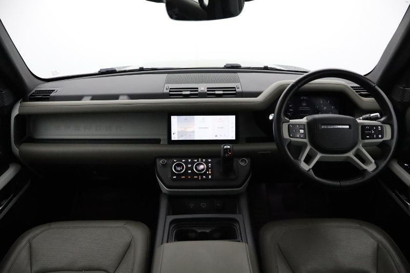 2021 (21) LAND ROVER DEFENDER 3.0 D300 HSE 110 5dr Auto 3467767