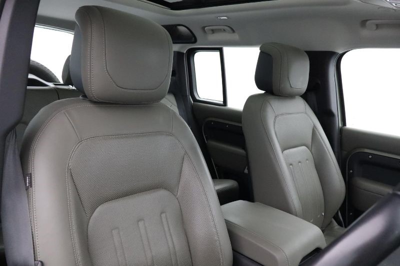 2021 (21) LAND ROVER DEFENDER 3.0 D300 HSE 110 5dr Auto 3467743