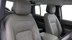 2021 (21) LAND ROVER DEFENDER 3.0 D300 HSE 110 5dr Auto 3467743