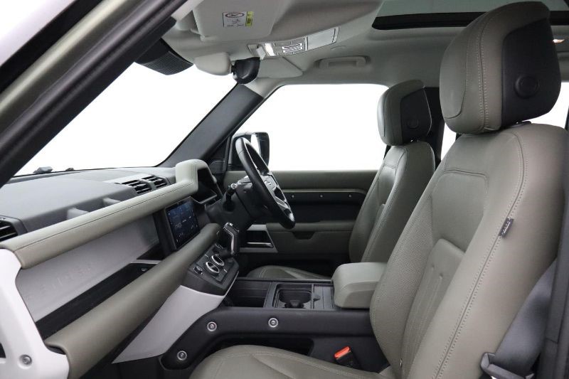 2021 (21) LAND ROVER DEFENDER 3.0 D300 HSE 110 5dr Auto 3467733