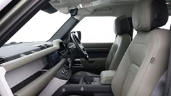 2021 (21) LAND ROVER DEFENDER 3.0 D300 HSE 110 5dr Auto 3467733