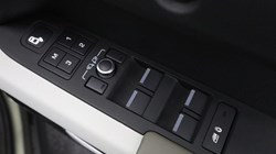 2021 (21) LAND ROVER DEFENDER 3.0 D300 HSE 110 5dr Auto 3467740