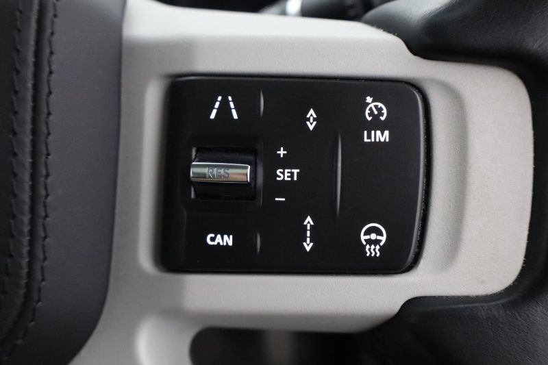 2021 (21) LAND ROVER DEFENDER 3.0 D300 HSE 110 5dr Auto 3467744