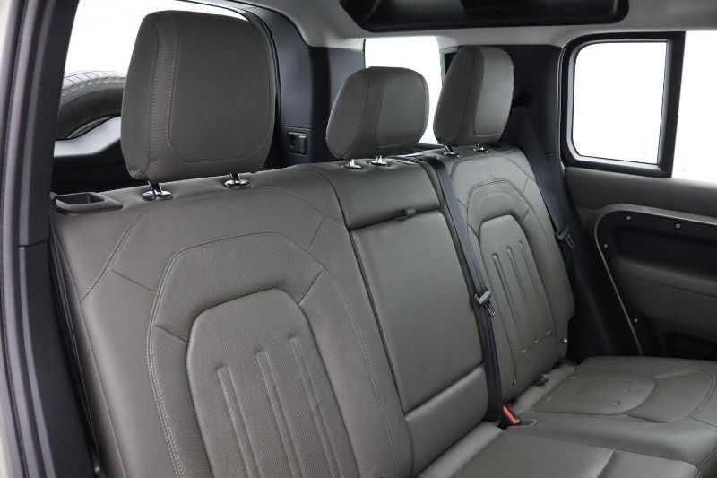 2021 (21) LAND ROVER DEFENDER 3.0 D300 HSE 110 5dr Auto 3467757