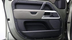 2021 (21) LAND ROVER DEFENDER 3.0 D300 HSE 110 5dr Auto 3467738