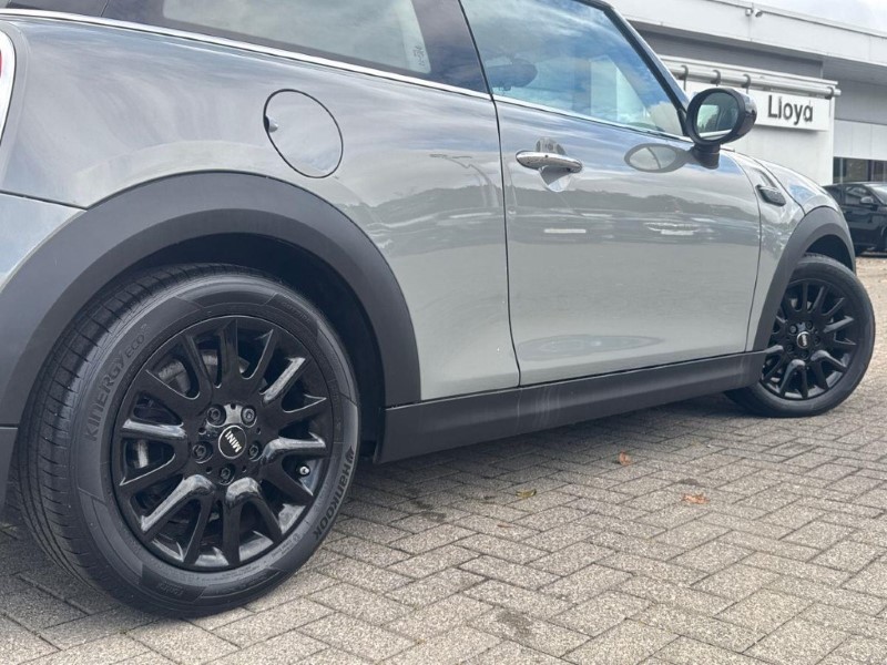 2022 (72) MINI HATCHBACK 1.5 Cooper Classic 3dr Auto 5902460