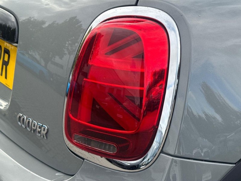 2022 (72) MINI HATCHBACK 1.5 Cooper Classic 3dr Auto 5902459
