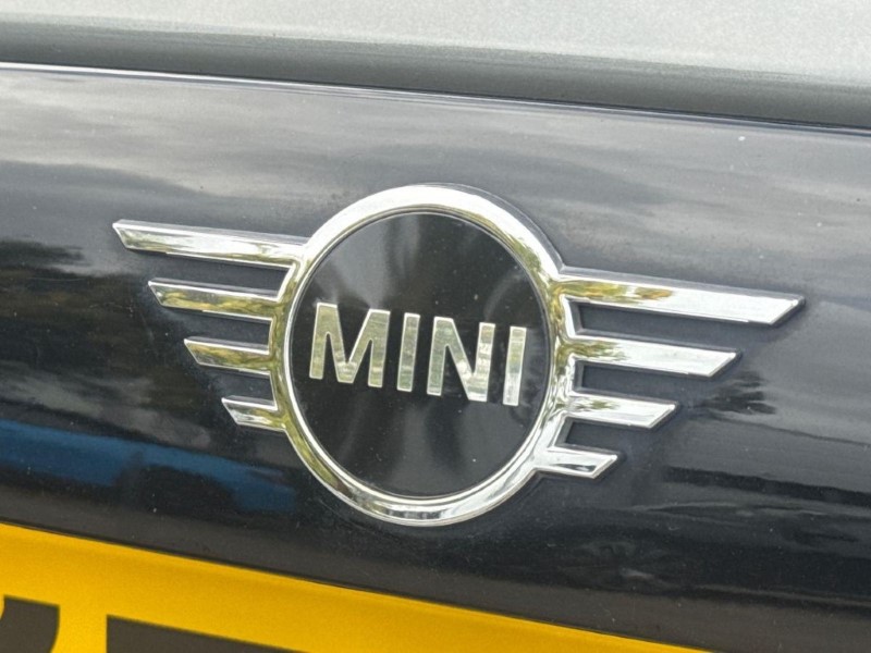 2022 (72) MINI HATCHBACK 1.5 Cooper Classic 3dr Auto 5902457