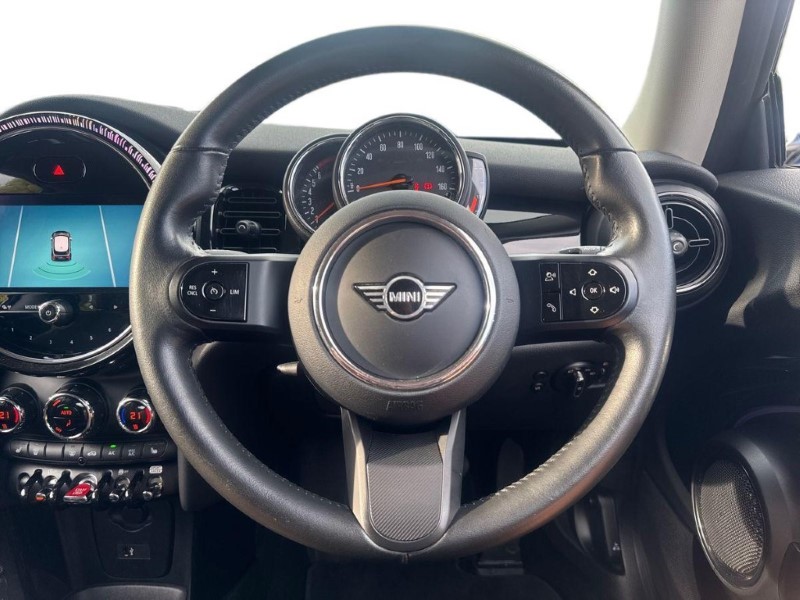 2022 (72) MINI HATCHBACK 1.5 Cooper Classic 3dr Auto 5902421