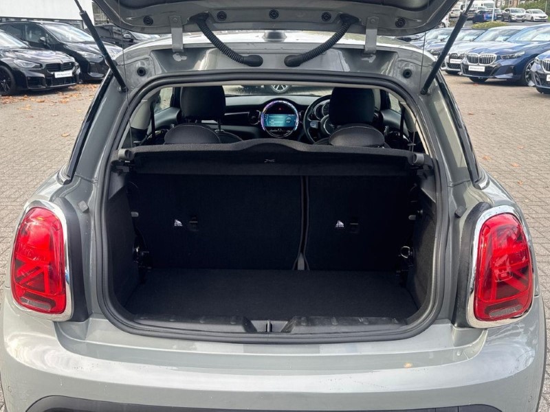 2022 (72) MINI HATCHBACK 1.5 Cooper Classic 3dr Auto 5902429