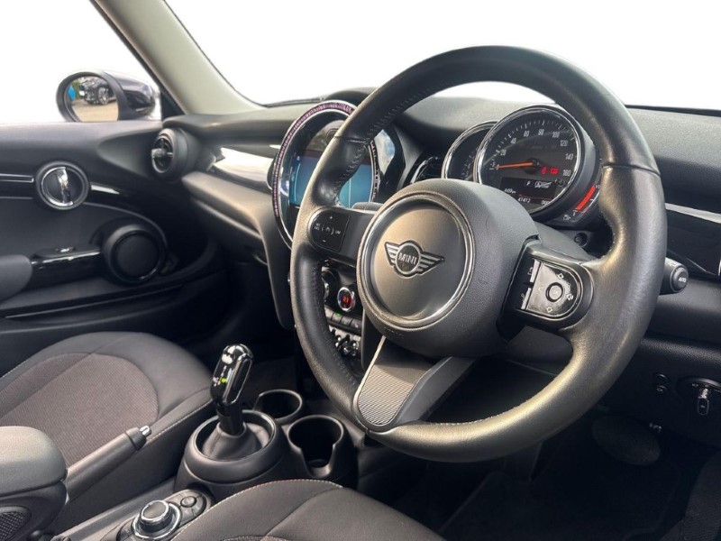 2022 (72) MINI HATCHBACK 1.5 Cooper Classic 3dr Auto 5902422