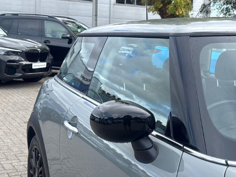 2022 (72) MINI HATCHBACK 1.5 Cooper Classic 3dr Auto 5902462