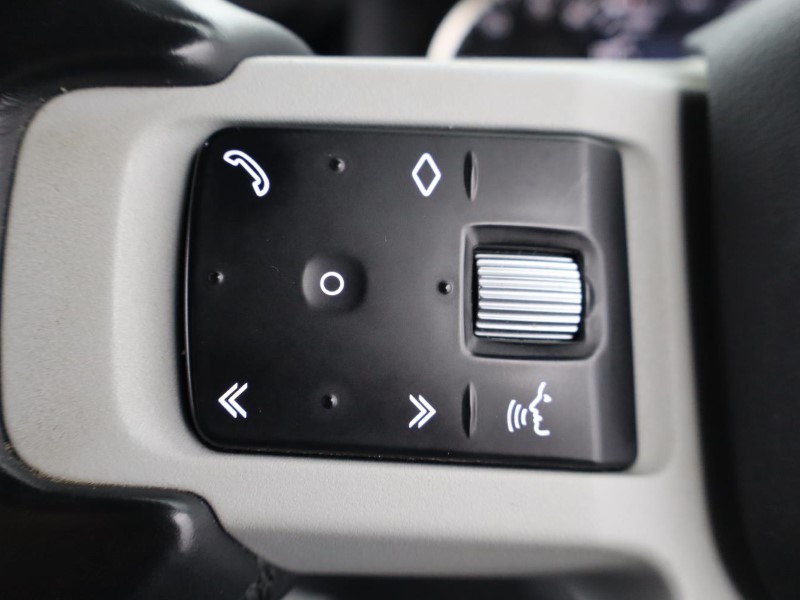 2022 (22) LAND ROVER COMMERCIAL DEFENDER 3.0 D250 Hard Top SE Auto 3511600