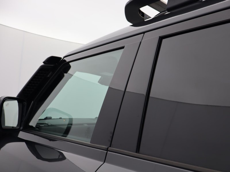 2022 (22) LAND ROVER COMMERCIAL DEFENDER 3.0 D250 Hard Top SE Auto 3511619