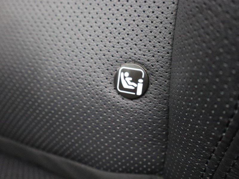 2022 (22) LAND ROVER COMMERCIAL DEFENDER 3.0 D250 Hard Top SE Auto 3511614