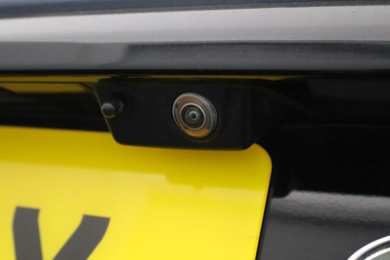 2021 (21) LAND ROVER DISCOVERY SPORT 2.0 D165 R-Dynamic SE 5dr Auto 3496226