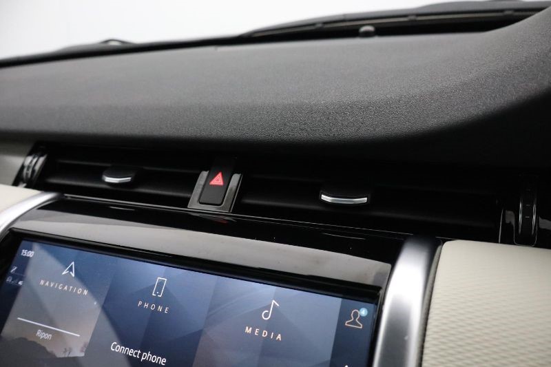 2021 (21) LAND ROVER DISCOVERY SPORT 2.0 D165 R-Dynamic SE 5dr Auto 3496213