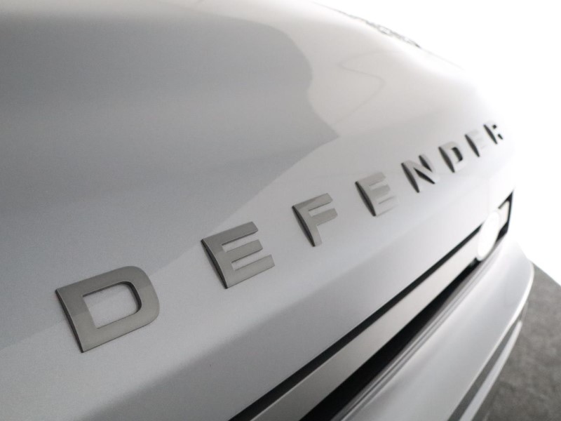 2024 (24) LAND ROVER DEFENDER 3.0 D300 Outbound 130 5dr Auto 3570604