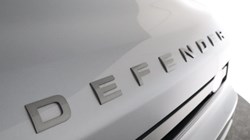 2024 (24) LAND ROVER DEFENDER 3.0 D300 Outbound 130 5dr Auto 3570604