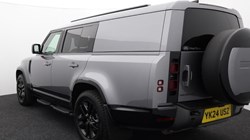 2024 (24) LAND ROVER DEFENDER 3.0 D300 Outbound 130 5dr Auto 3570597