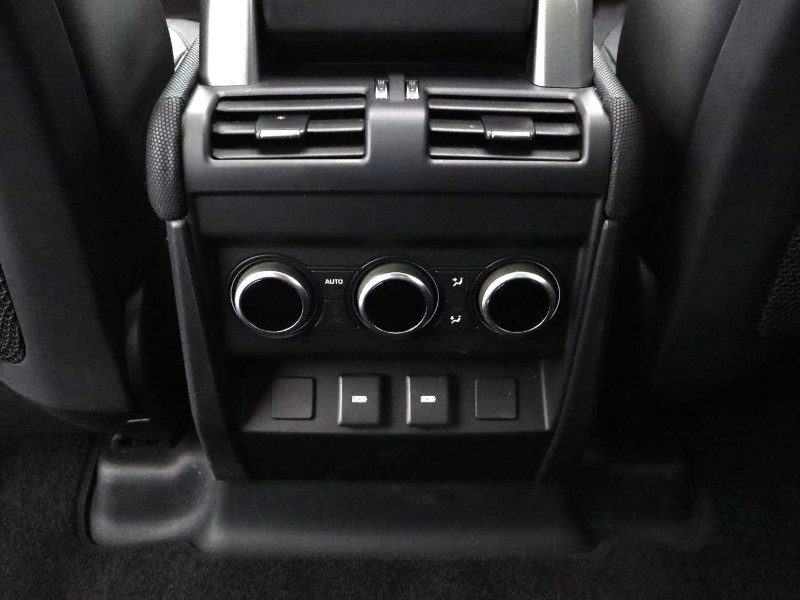 2024 (24) LAND ROVER DEFENDER 3.0 D300 Outbound 130 5dr Auto 3570608