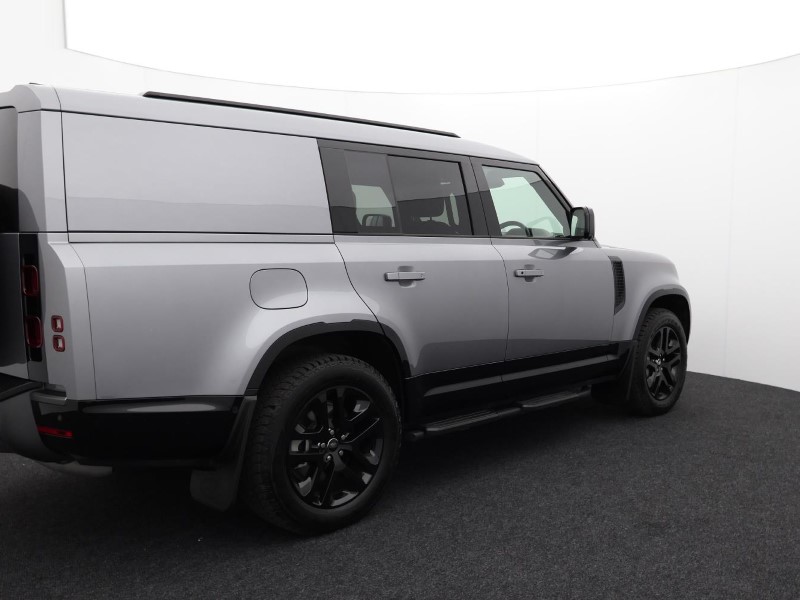 2024 (24) LAND ROVER DEFENDER 3.0 D300 Outbound 130 5dr Auto 3570596