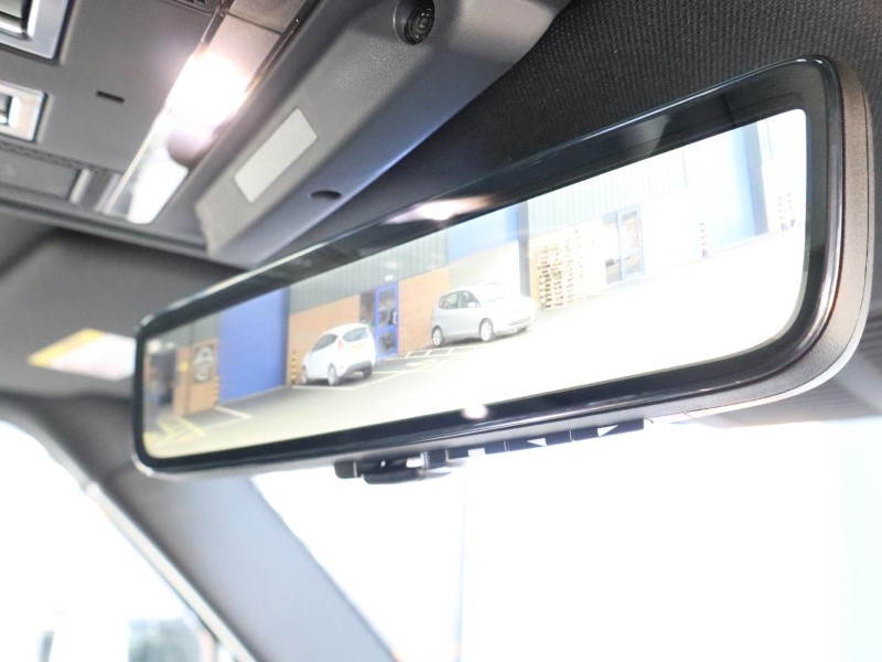 2024 (24) LAND ROVER DEFENDER 3.0 D300 Outbound 130 5dr Auto 3570598