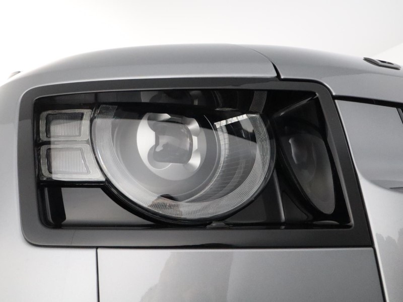 2024 (24) LAND ROVER DEFENDER 3.0 D300 Outbound 130 5dr Auto 3570605