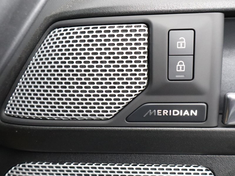 2024 (24) LAND ROVER DEFENDER 3.0 D300 Outbound 130 5dr Auto 3570619