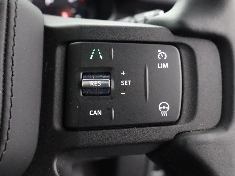 2024 (24) LAND ROVER DEFENDER 3.0 D300 Outbound 130 5dr Auto 3570623